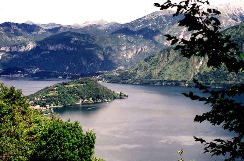 Italy,Lombardy,Lake Como,holiday rentals,vacations apartments,vacation rentals,
flats and rooms to rent,self catering,bed and breakfast,vacancy,
