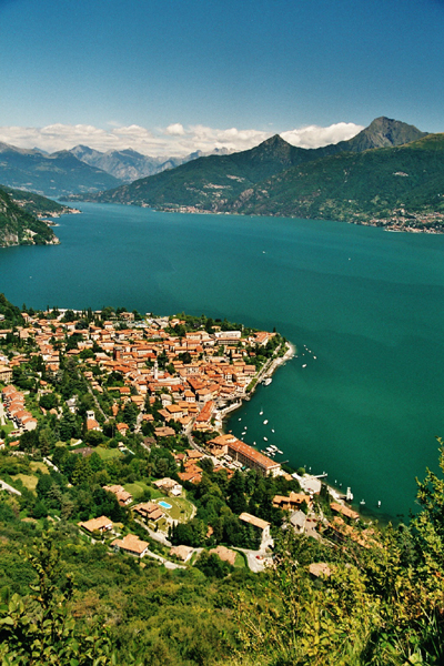 accommodations lake Como holiday rentals to let self catering vacancy flats vacation home apartments Italy Lombardy Menaggio lake Como accommodation vacation apartment apartments house villas