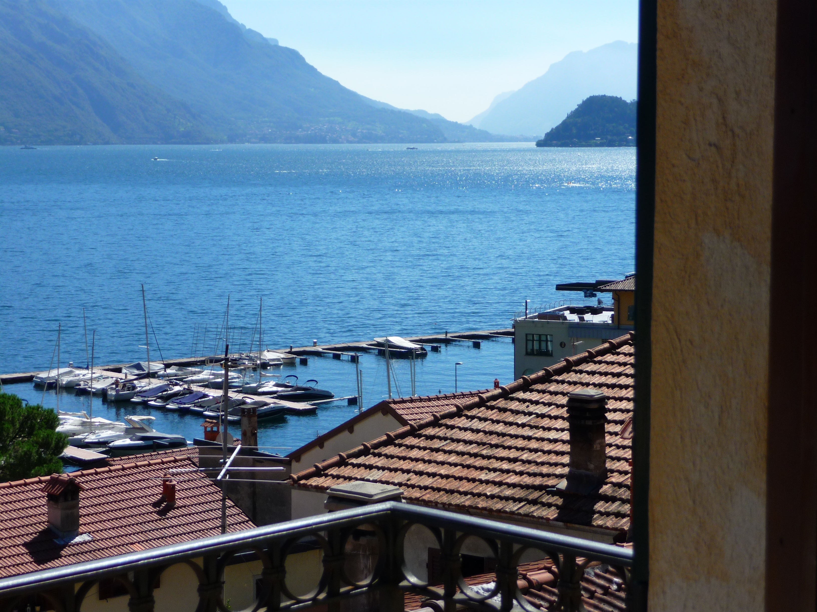 Apartments for rent in lake Como , Menaggio,Italy.Vacation rentals holiday accommodation from private owner,flats to let ,holidays in Menaggio lake Como,rental apartment,house rentals